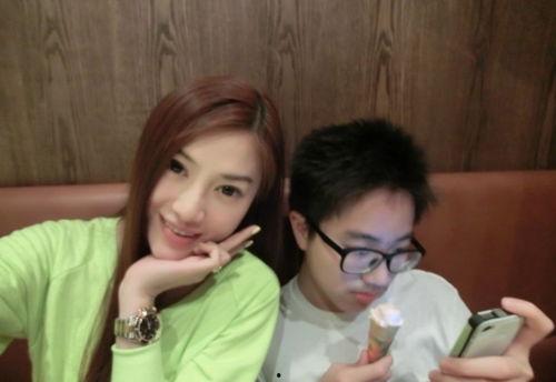 明星和姐弟同台,姐弟情深同台献艺